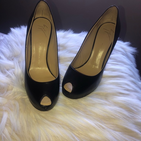 Shoes - Picture 2 of 5